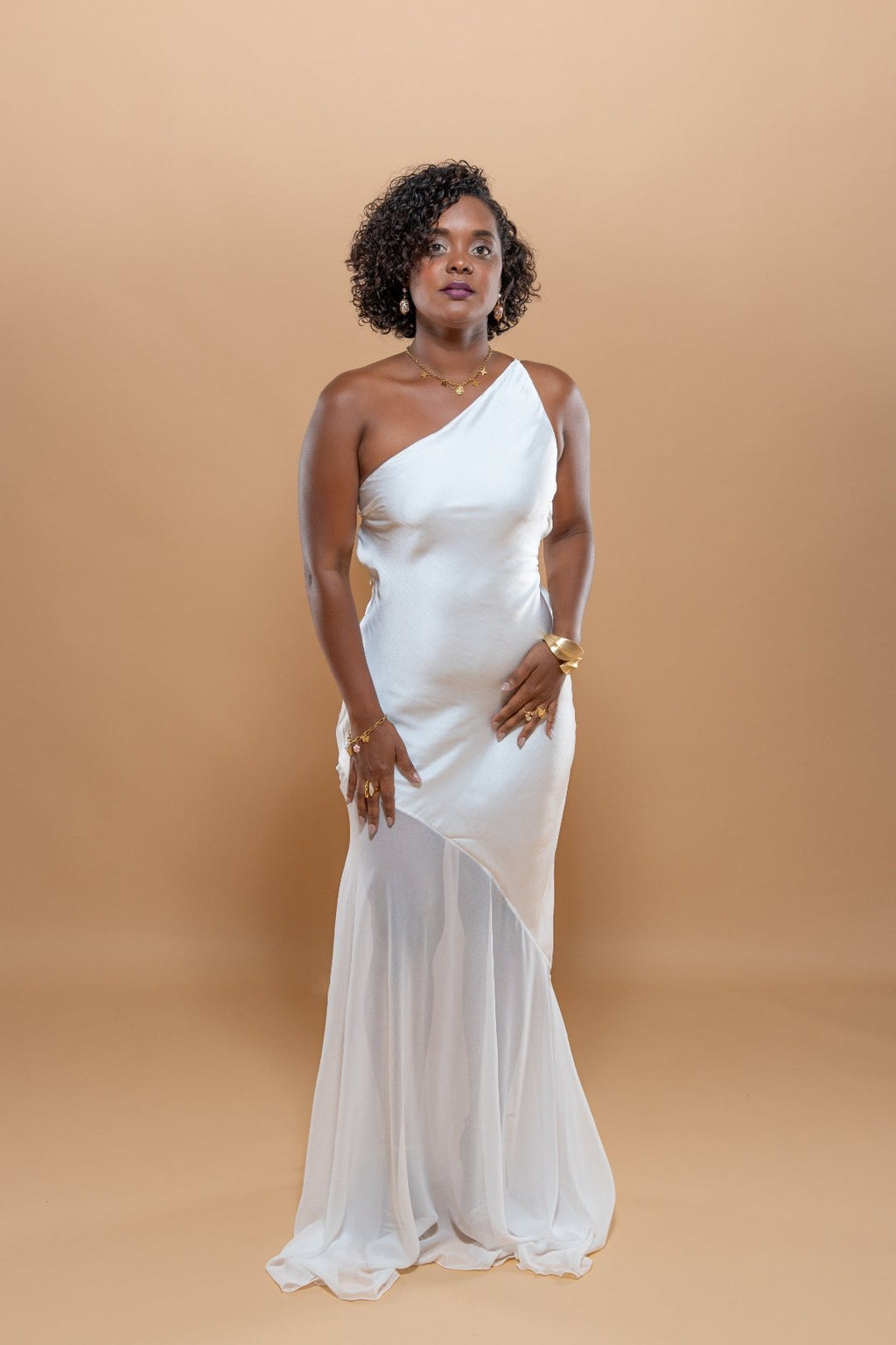 Robe d'Été Élégante à Col Incliné - Jaune/Blanc Sexy et Sophistiquée