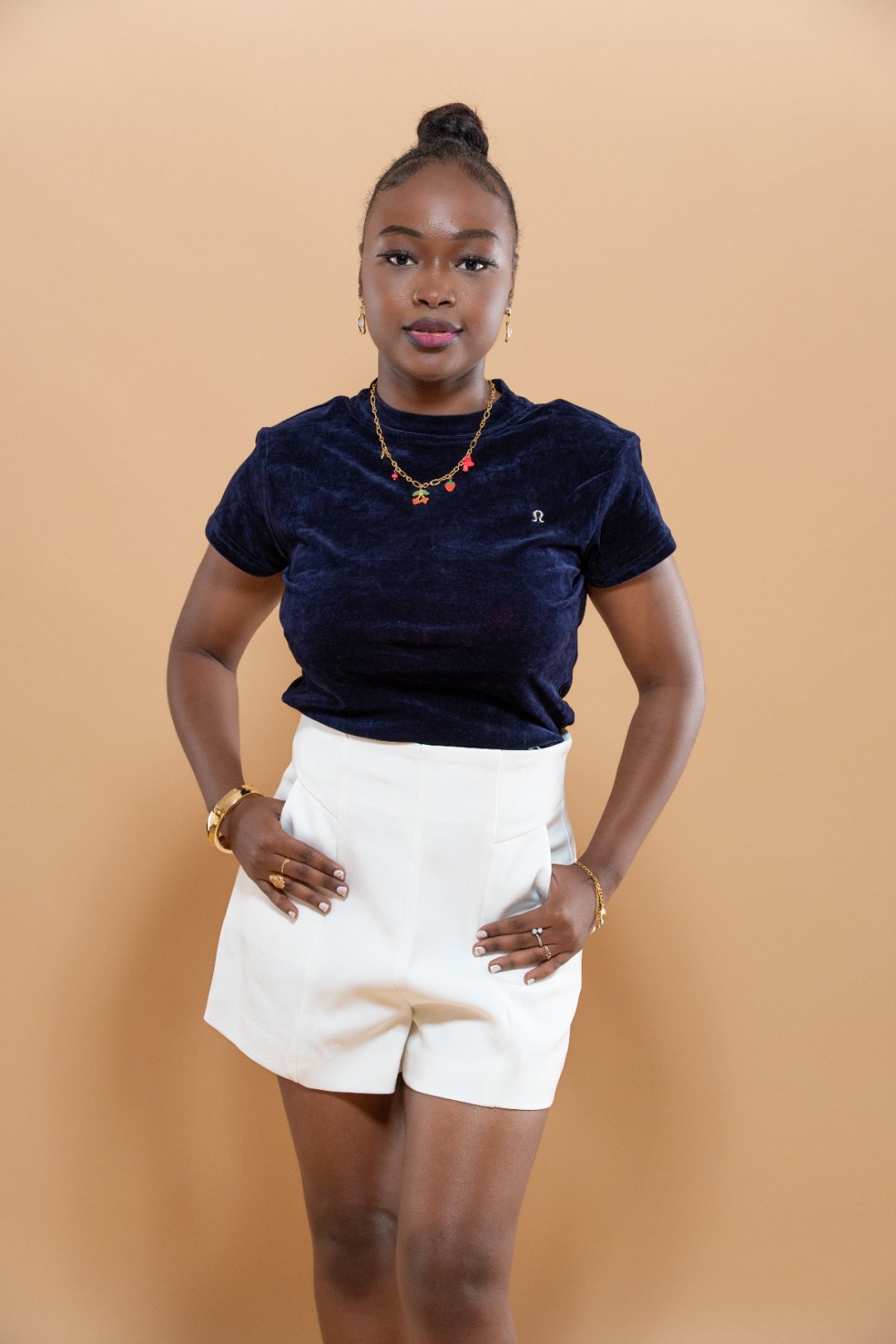 T-Shirt Femme en Velours Élastique avec Bijou