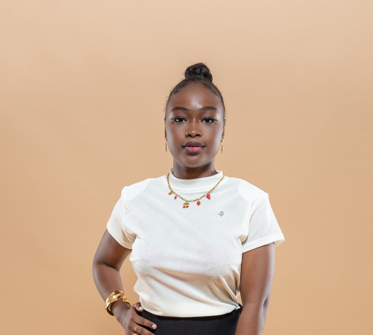 T-Shirt Femme en Velours Élastique avec Bijou